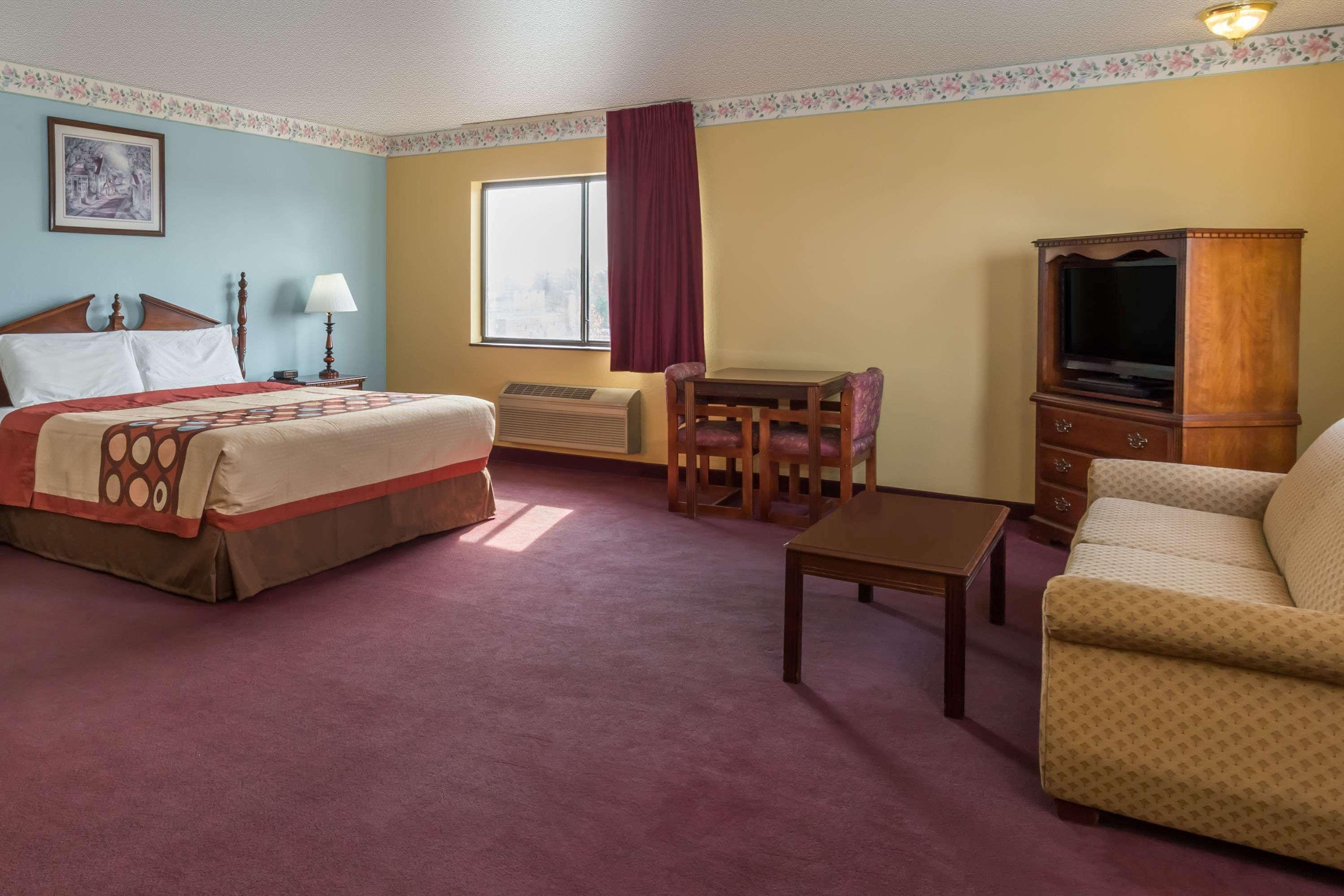 Super 8 By Wyndham Woodstock Hotel Exterior photo
